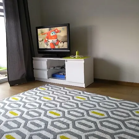 Limonkowy Podczele Apartment *