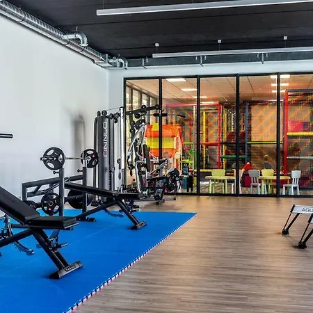 Limonkowy Podczele Apartment *